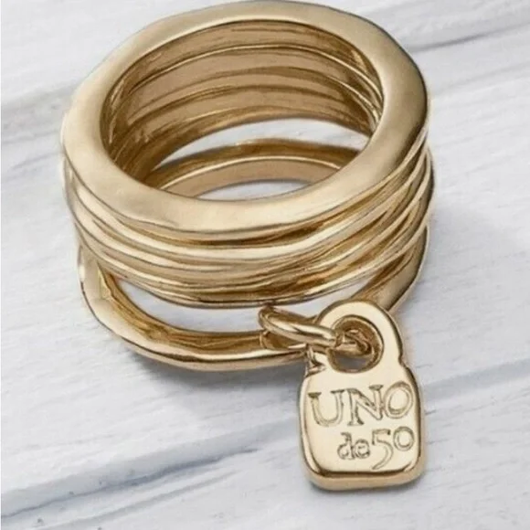 Prisoner - Uno de 50 Gold Stacking Ring - Picture 4 of 10